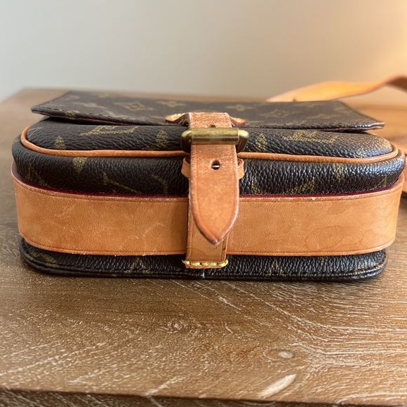 LOUIS VUITTON MONOGRAM CANVAS CARTOUCHIERE - Picture 2 of 5